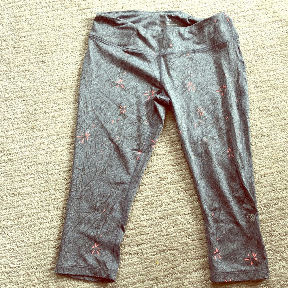 Capri workout leggings